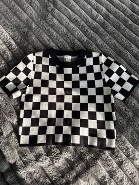 Debut Black & White Cropped Checker Knit Sweater Large